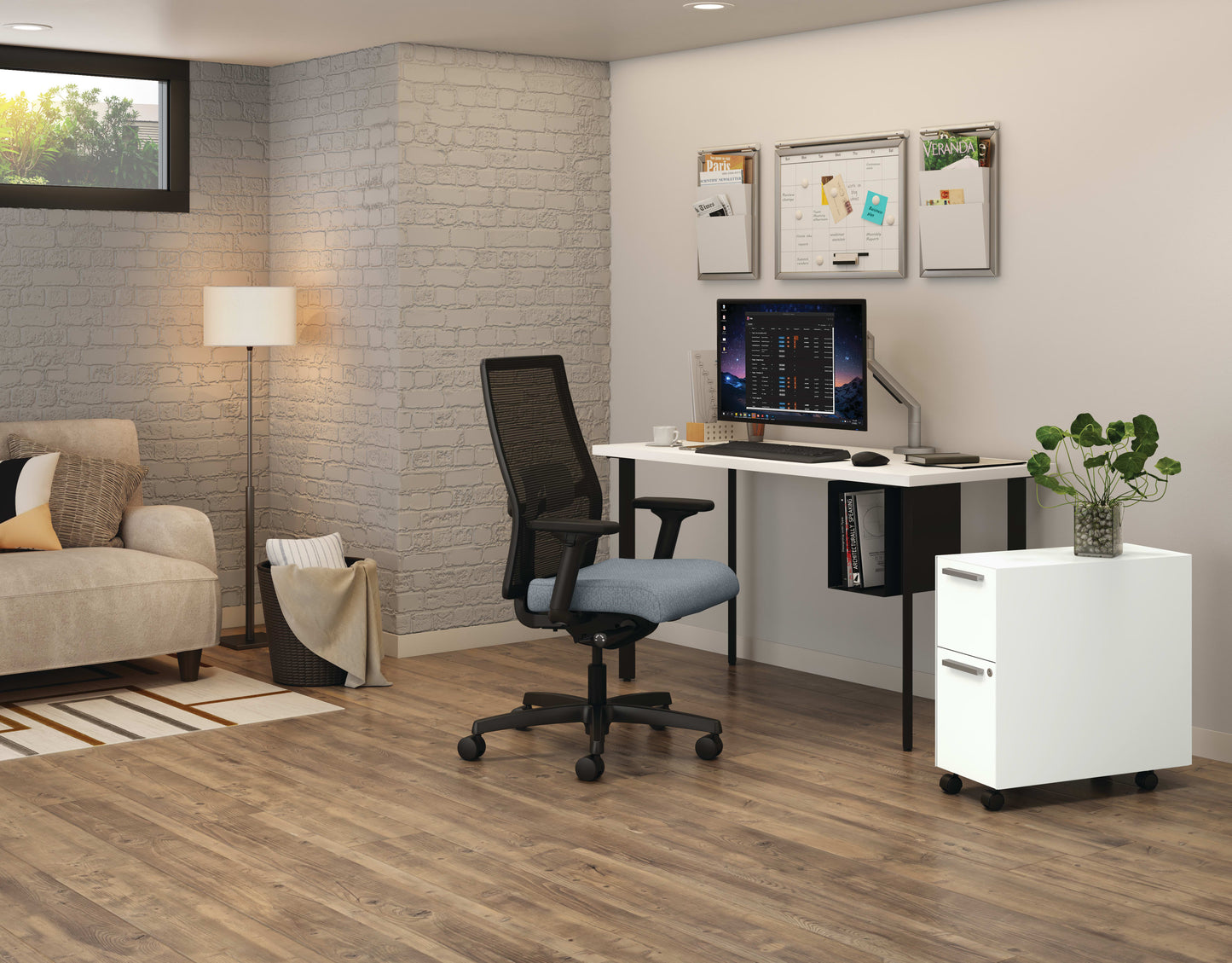 HON Coze desk with U-storage in use