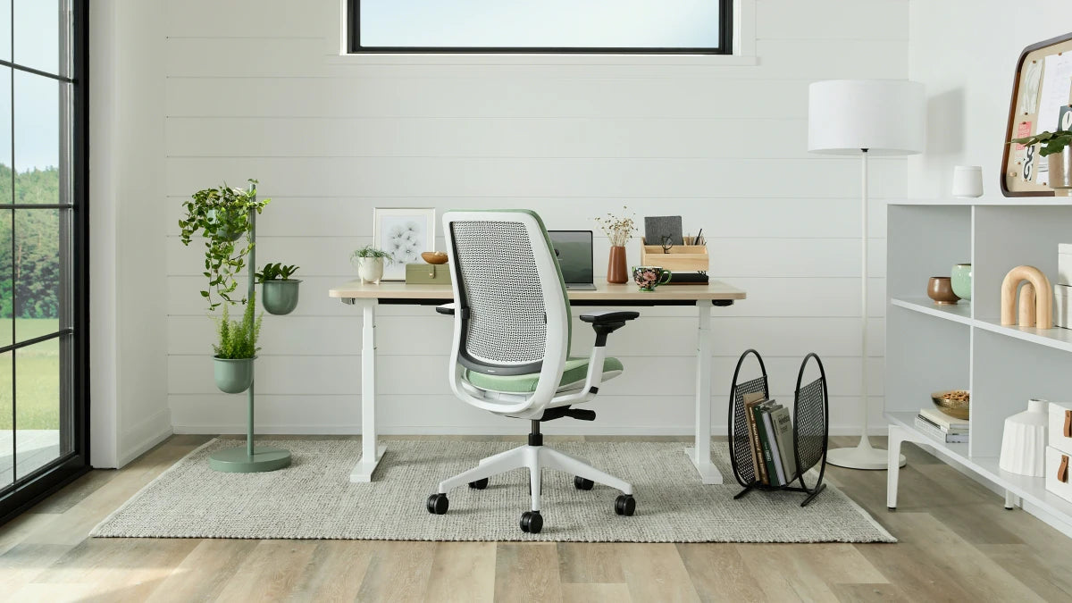 Solo Sit-to-Stand Desk